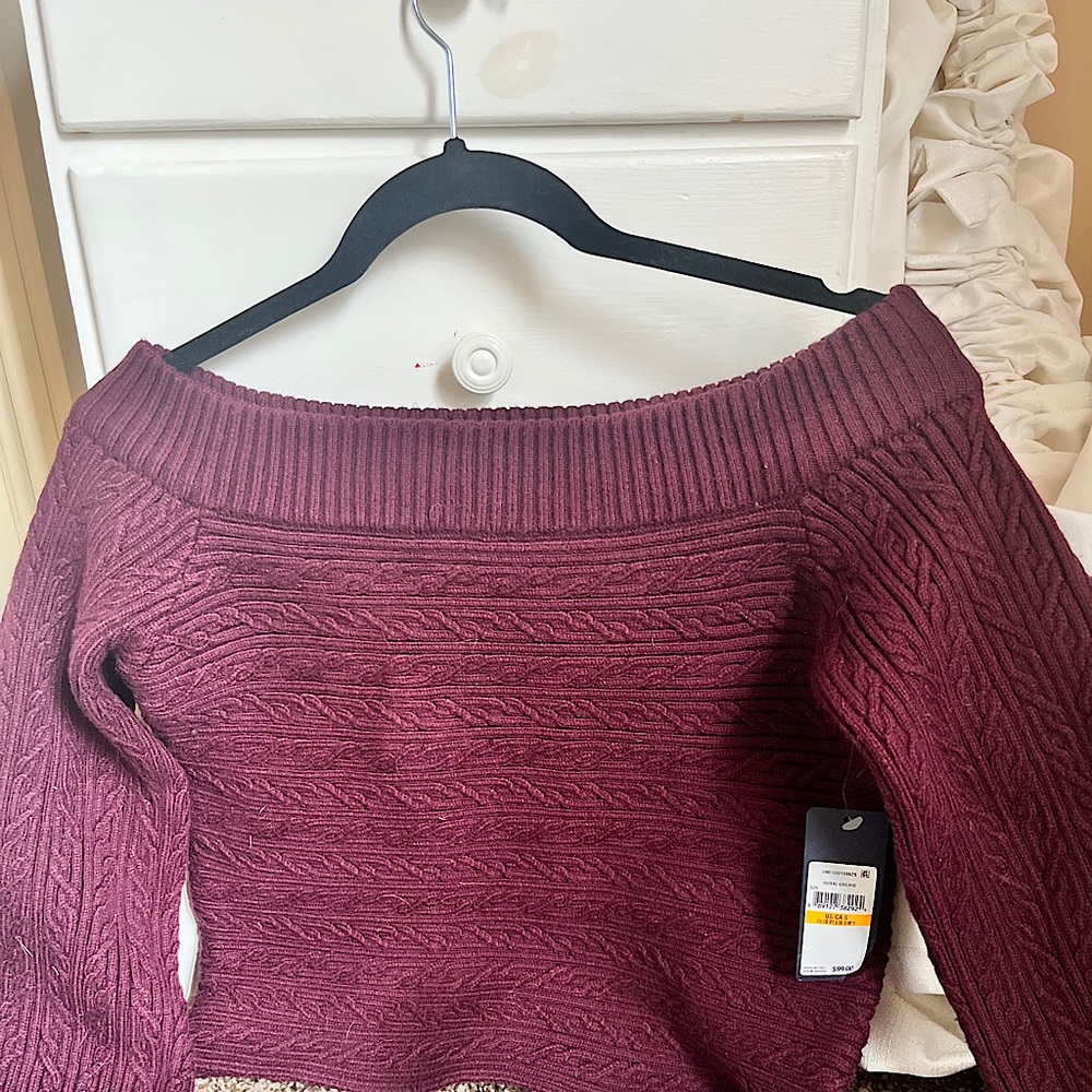burgundy,tag still on,rachel roy/macy’s,textured,off the shoulders, stretchy